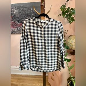 Levi’s Henley Button-up